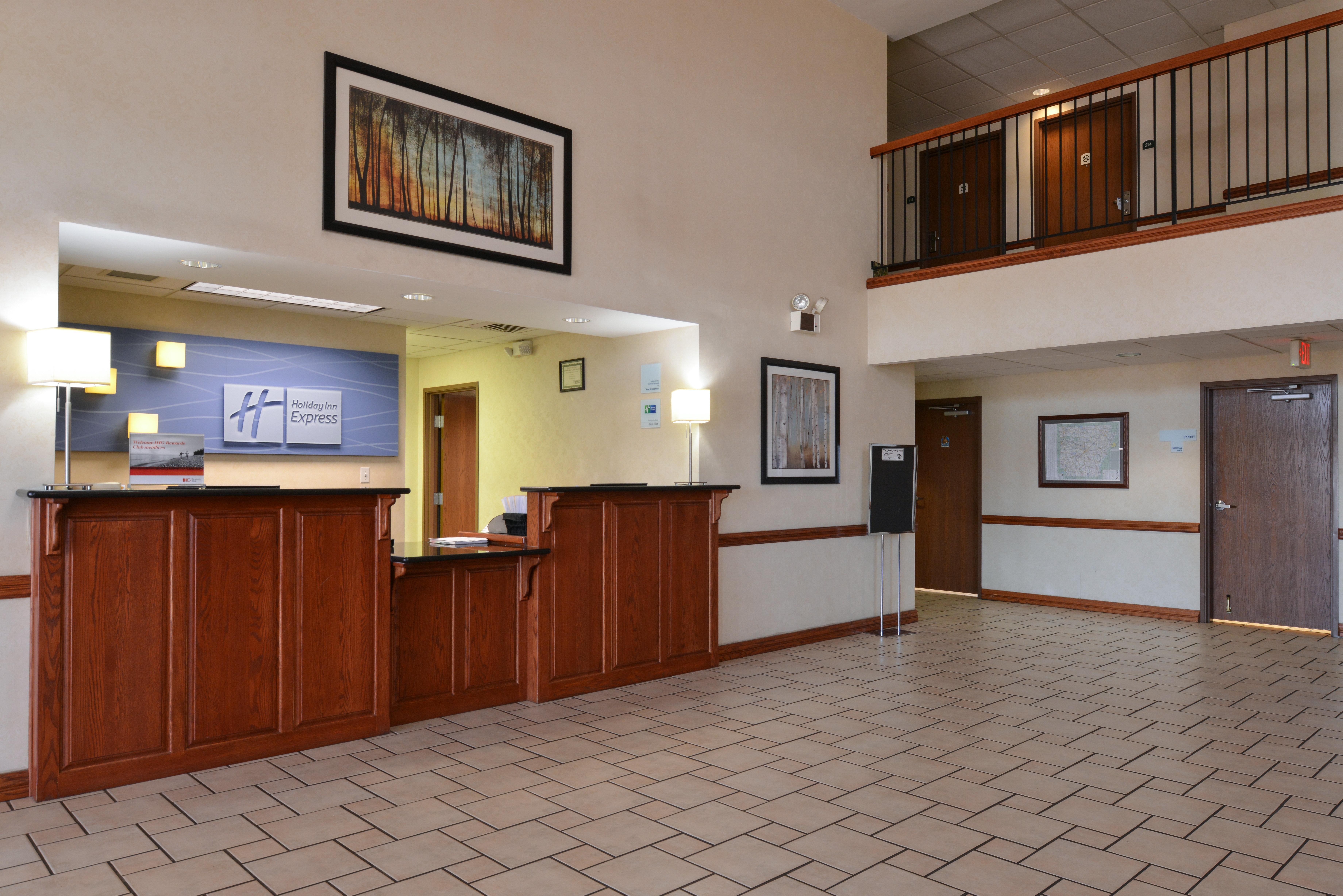 Holiday Inn Express Hotel & Suites Harrison Buitenkant foto