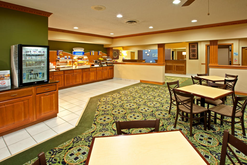 Holiday Inn Express Hotel & Suites Harrison Buitenkant foto