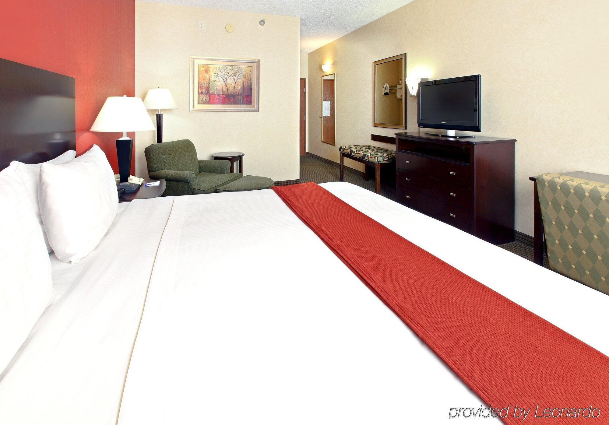 Holiday Inn Express Hotel & Suites Harrison Kamer foto